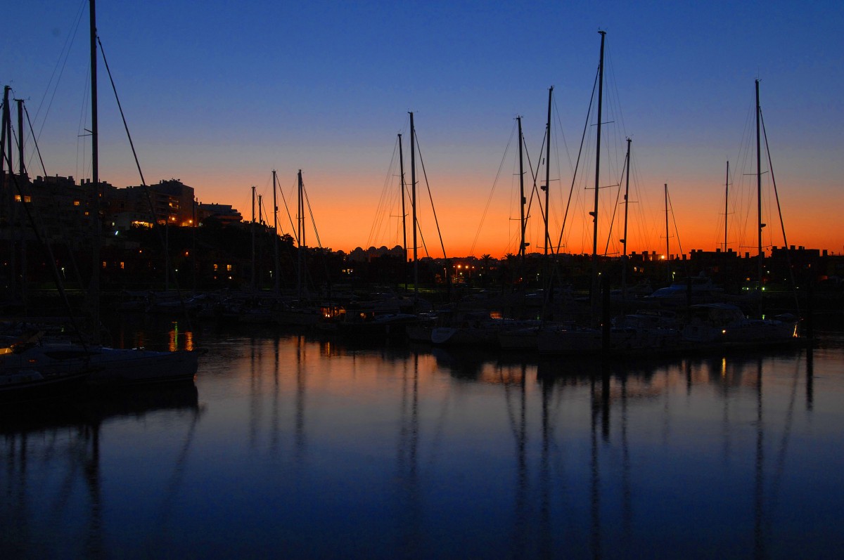 Abendstimmung in der Marina Tivoli in Portimão. Aufnahmedatum: 26. Juli 2010.