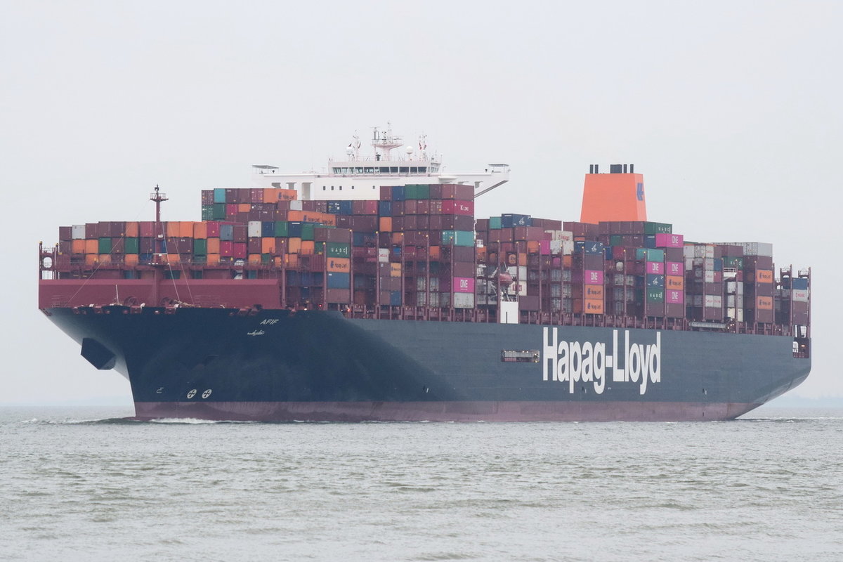 AFIF , Containerschiff , IMO 9732345 , 14993 TEU , Baujahr 2017 , 368.35 × 51m , 19.12.2018 , Cuxhaven