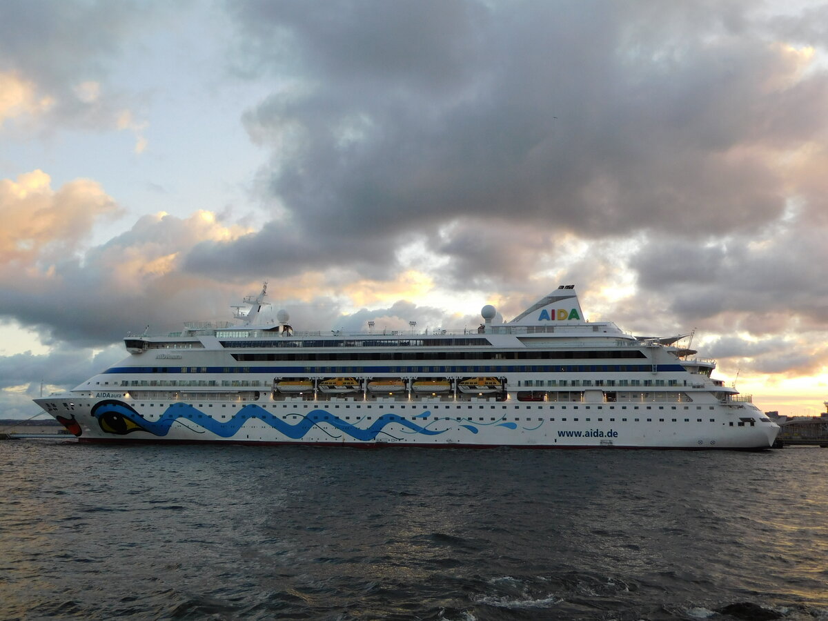 AIDAaura; AIDA Cruises; aufgelegt in Tallinn am 16.10.21