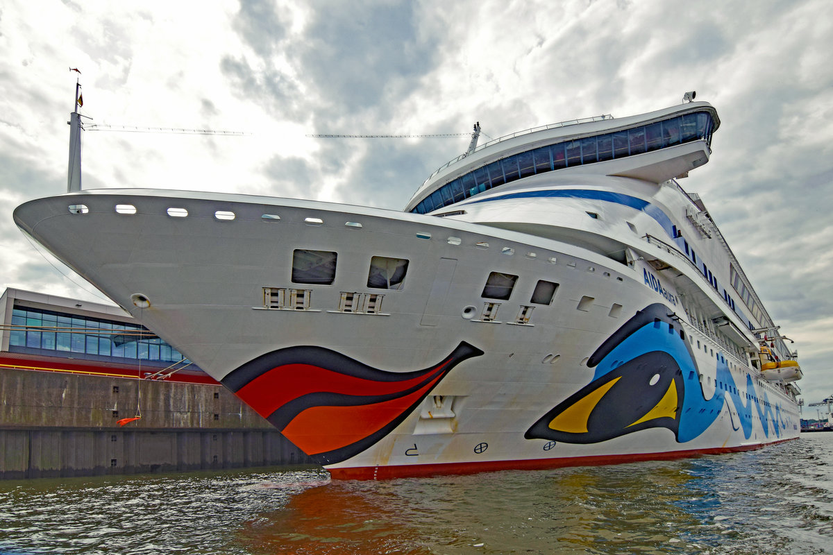 AIDAaura am 27.05.2019 im Hafen von Hamburg