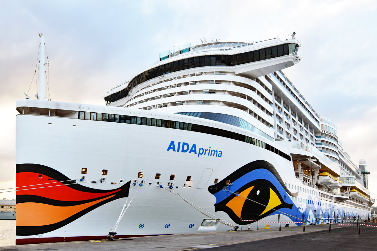 AIDAprima am 20.01.2018 im Hafen von Las Palmas de Gran Canaria