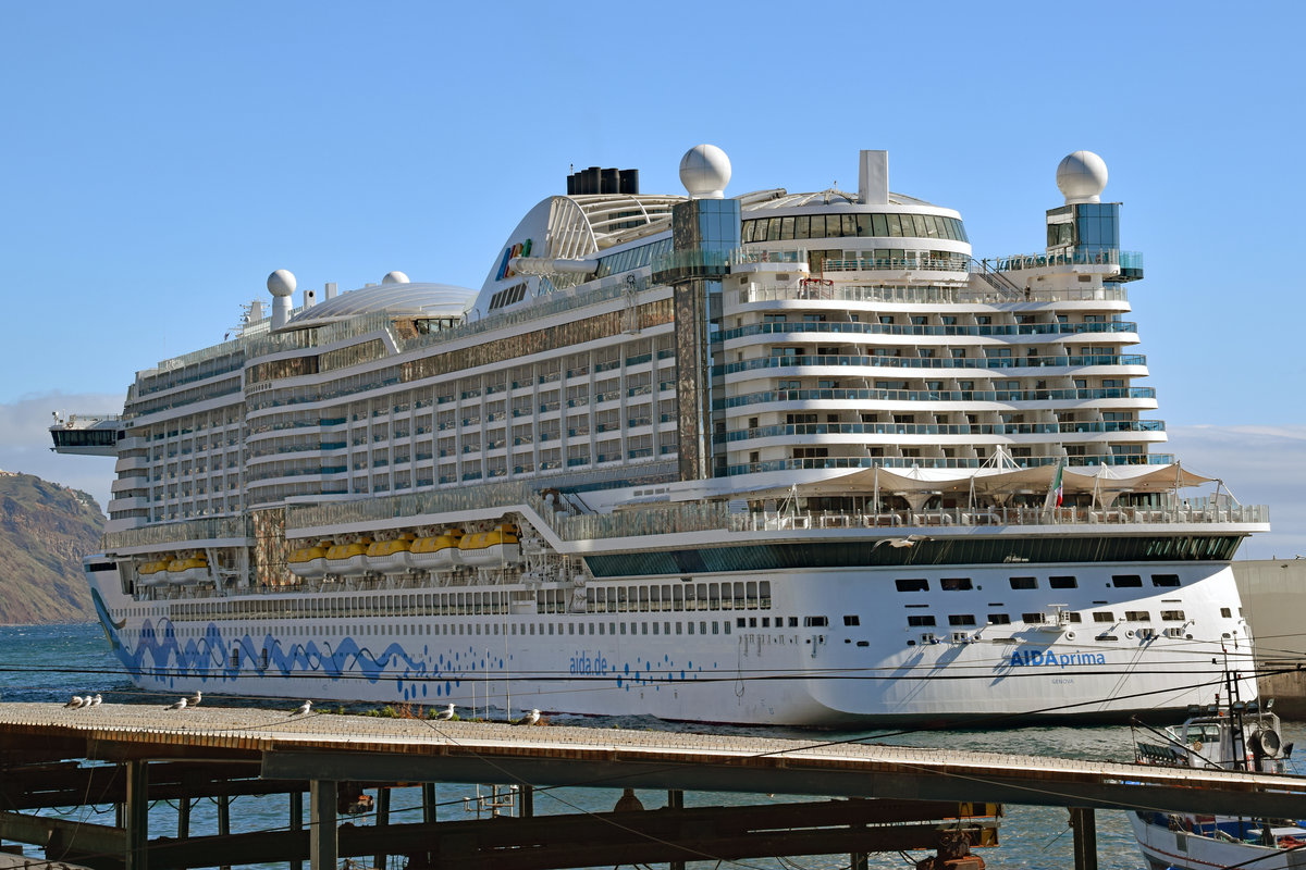 AIDAprima im Hafen von Funchal/Madeira am 22.01.2018