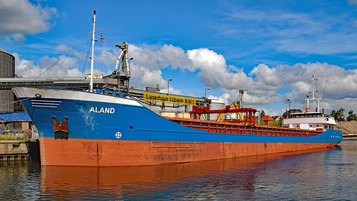 ALAND (IMO: 9147459, MMSI: 218802000) am 5.5.2019 im Hafen von Lübeck