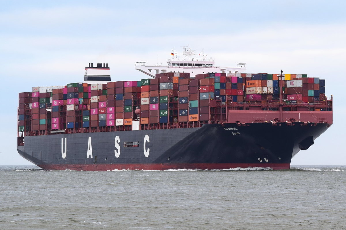 ALDHAIL , Containerschiff , IMO 9732307 , Baujahr 2016 , 368 × 51m , 14993 TEU , 25.12.2018 , Cuxhaven