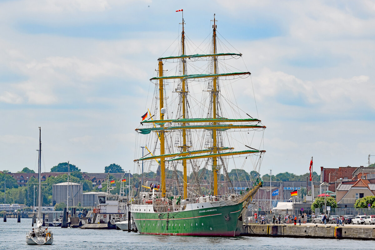 ALEXANDER VON HUMBOLDT II (IMO 9618446) am 18.06.2022 in Lübeck-Travemünde