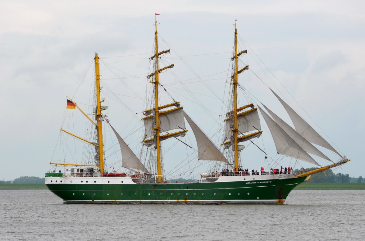 ALEXANDER VON HUMBOLDT  II  Segelschiff  Lühe   09.05.2014