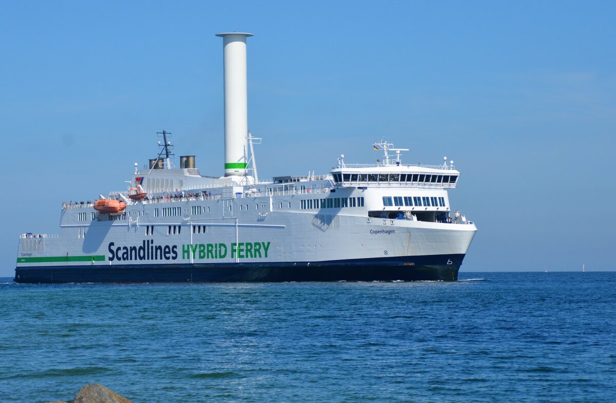 Am 01.09.2021 erreicht die Scandlines Hybrid Ferry Copenhagen den Hafen von Rostock Warnemünde.