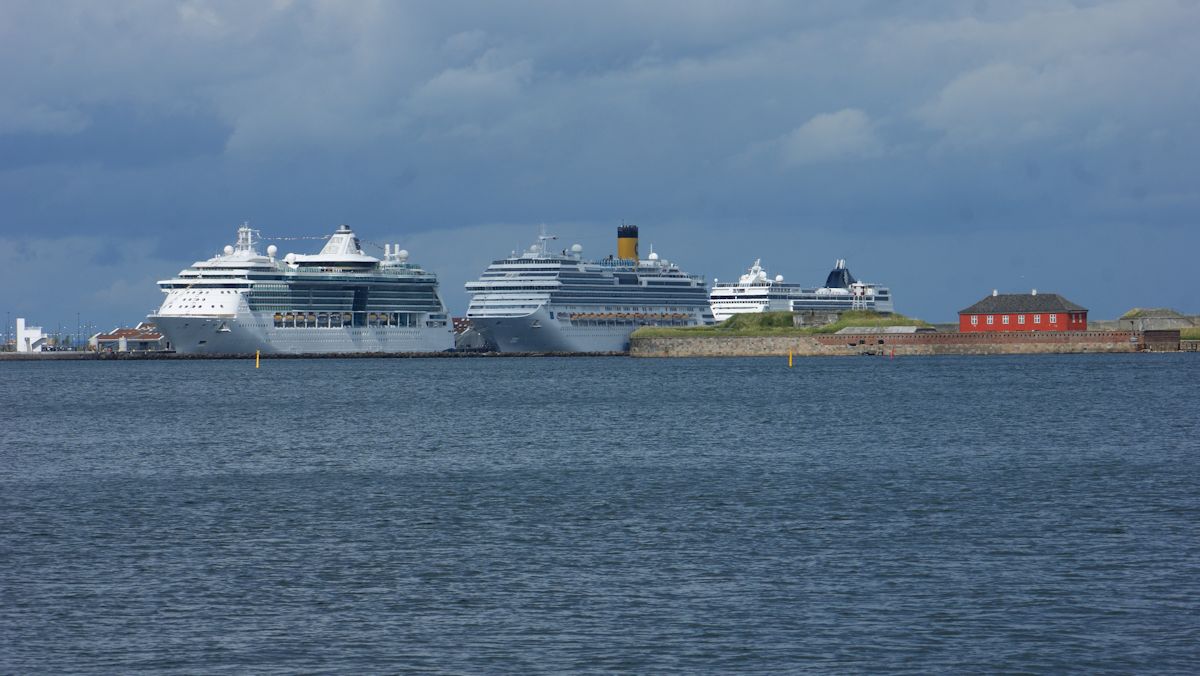 Am 06.08.2016 lagen die Serenade of the Seas, die Costa Favolosa und die MSC Opera am Ocean kaj in Kopenhagen.