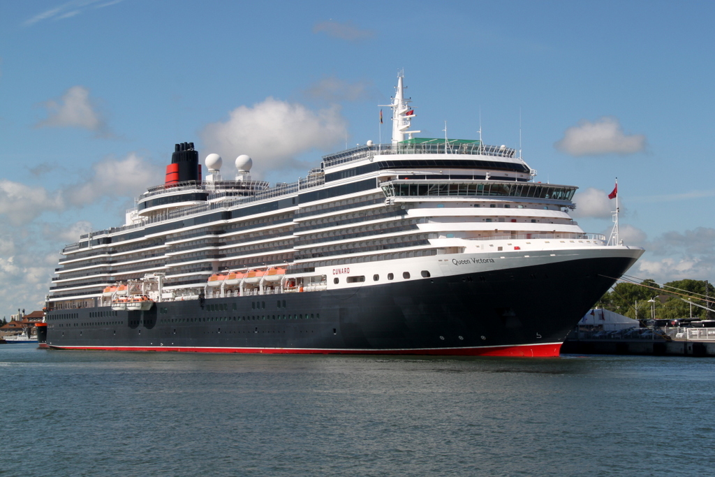 Am 15.06.2014 gab es Majestätischer Besuch die Queen Victoria machte auf ihrem Weg von Stockholm nach Kopenhagen Pause in Warnemünde.