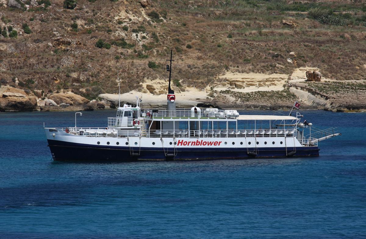 Am 15.5.2014 war die MS Keppel von Hornblower Cruises aus Bugibba in der Bucht vor dem Fährhafen Mgarr auf Gozo.