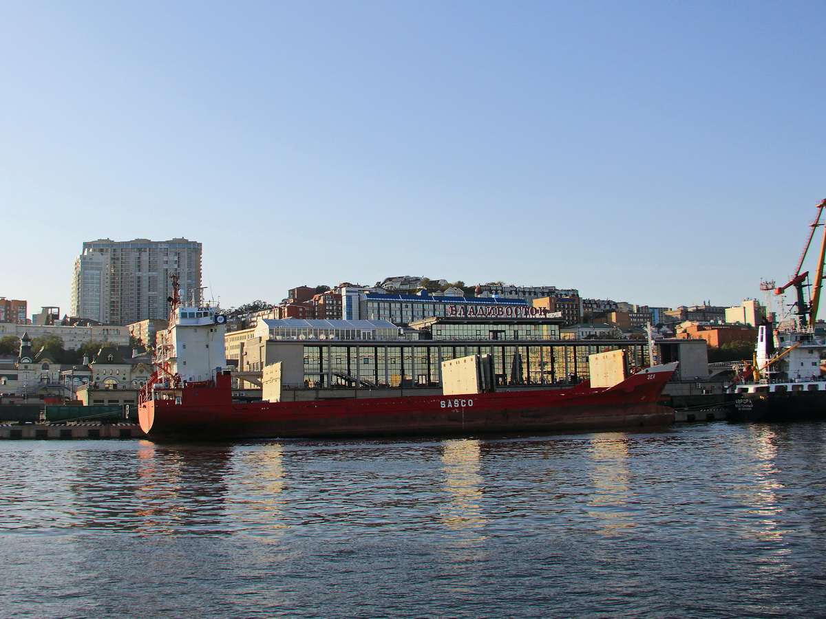 Am 23. September 2019 wurde dieser unbekannte Stückgut und Mehrzweckfrachter / general cargo im Hafen von Wladiwostock gesehen. 