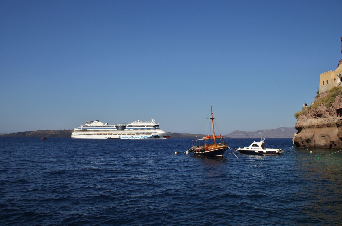 Am 26.8.2015 erreichte AIDAstella den Redehafen Thira auf Santorin.