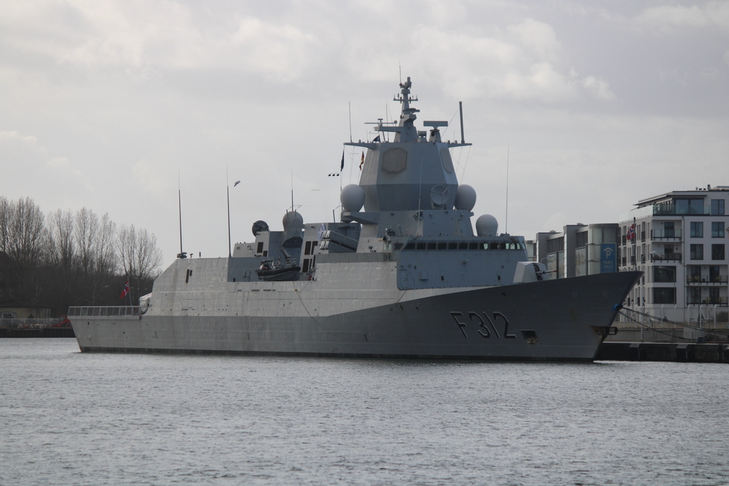 Am 28.02.202 lag das norwegische Manrineschiff F312 Otto Sverdrup in Warnemünde.