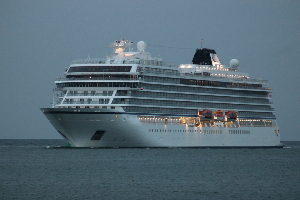 Am Morgen des 14.05.2022 war die Viking Venus bei ihrem 1. Anlauf in Warnemünde zu Gast hier beim Einlaufen um 05.14 Uhr