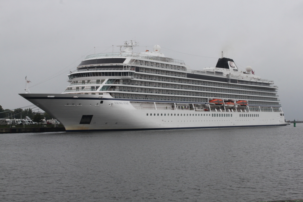 am Morgen des 23.07.2017 lag die Viking Star in Warnemünde.