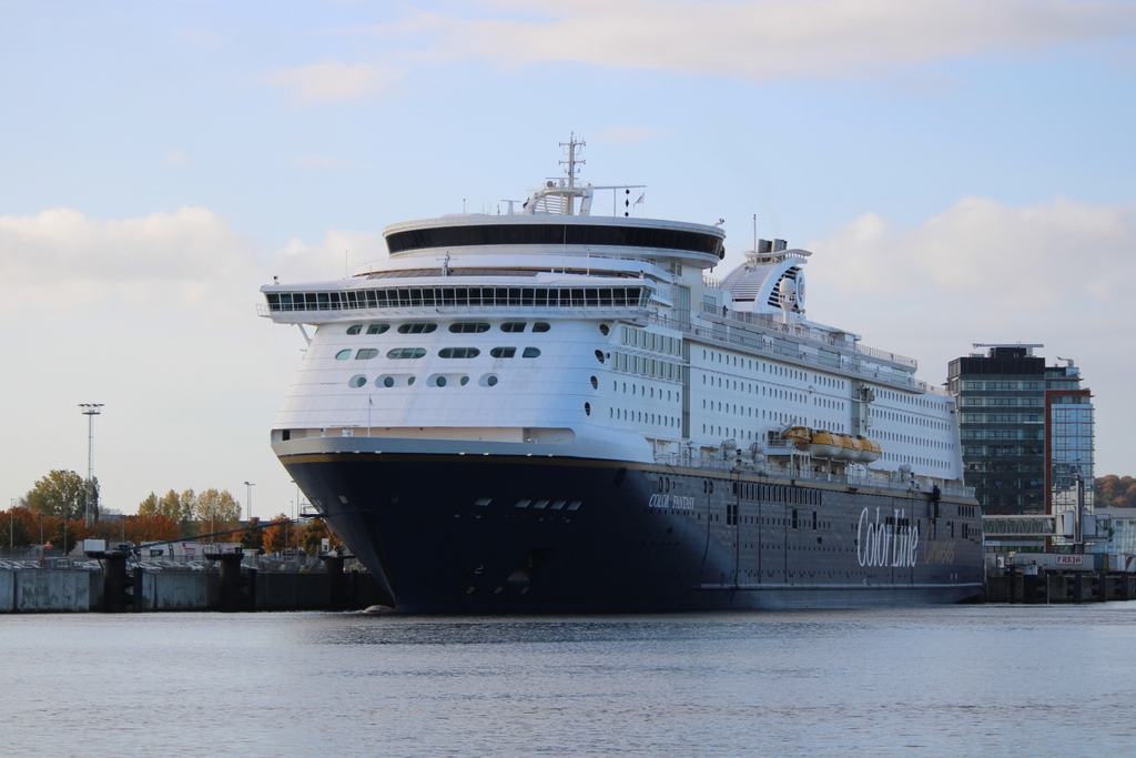 Am Morgen des 23.10.2021 lag die COLOR FANTASY auf ihrem Seeweg von Kiel nach Oslo am Color Line Terminal im Kieler Hafen. 