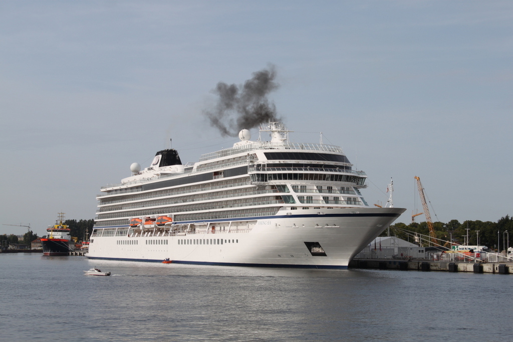 Am Vormittag des 26.08.2017 lag die Viking Sea der Reederei Viking Ocean Cruises in Warnemünde.