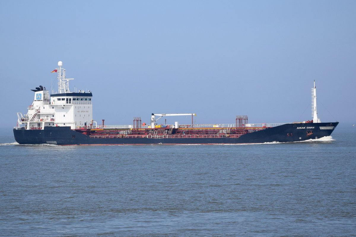 AMAK SWAN , Tanker , IMO 9217333 , Baujahr 2001 , 113.5 × 16.9m , 14.05.2017  Cuxhaven