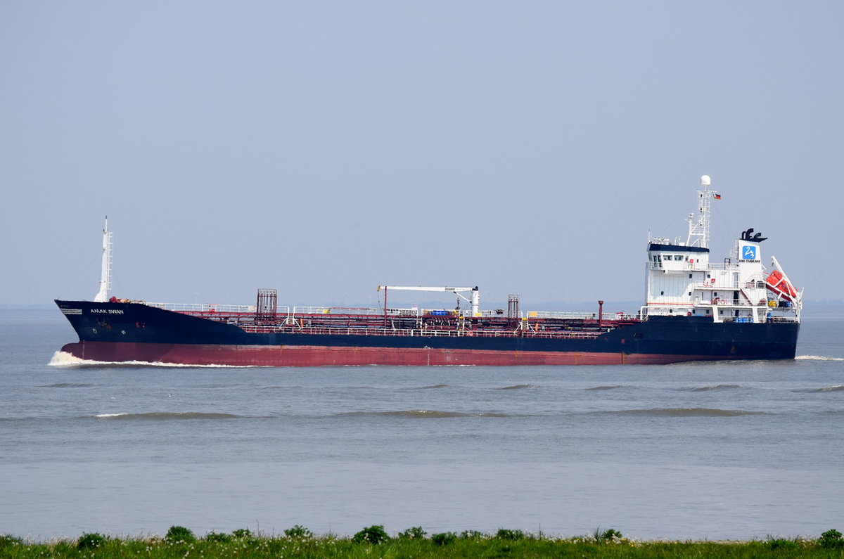 AMAK SWAN , Tanker , IMO 9217333 , Baujahr 001 , 113.5 × 16.9m , 17.05.2017  Cuxhaven