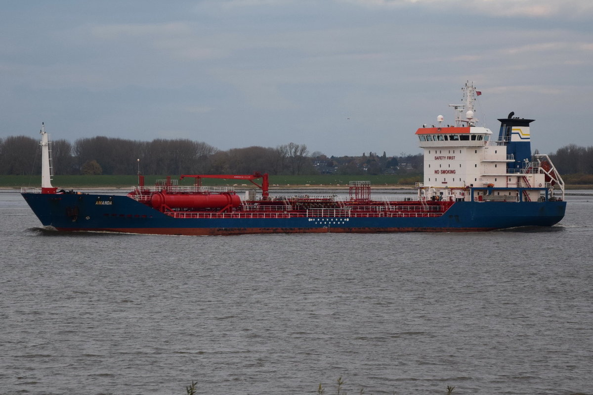 AMANDA , Tanker , IMO 9305362 , Baujahr 2005 , 119 x 16m , 07.11.2016 Grünendeich