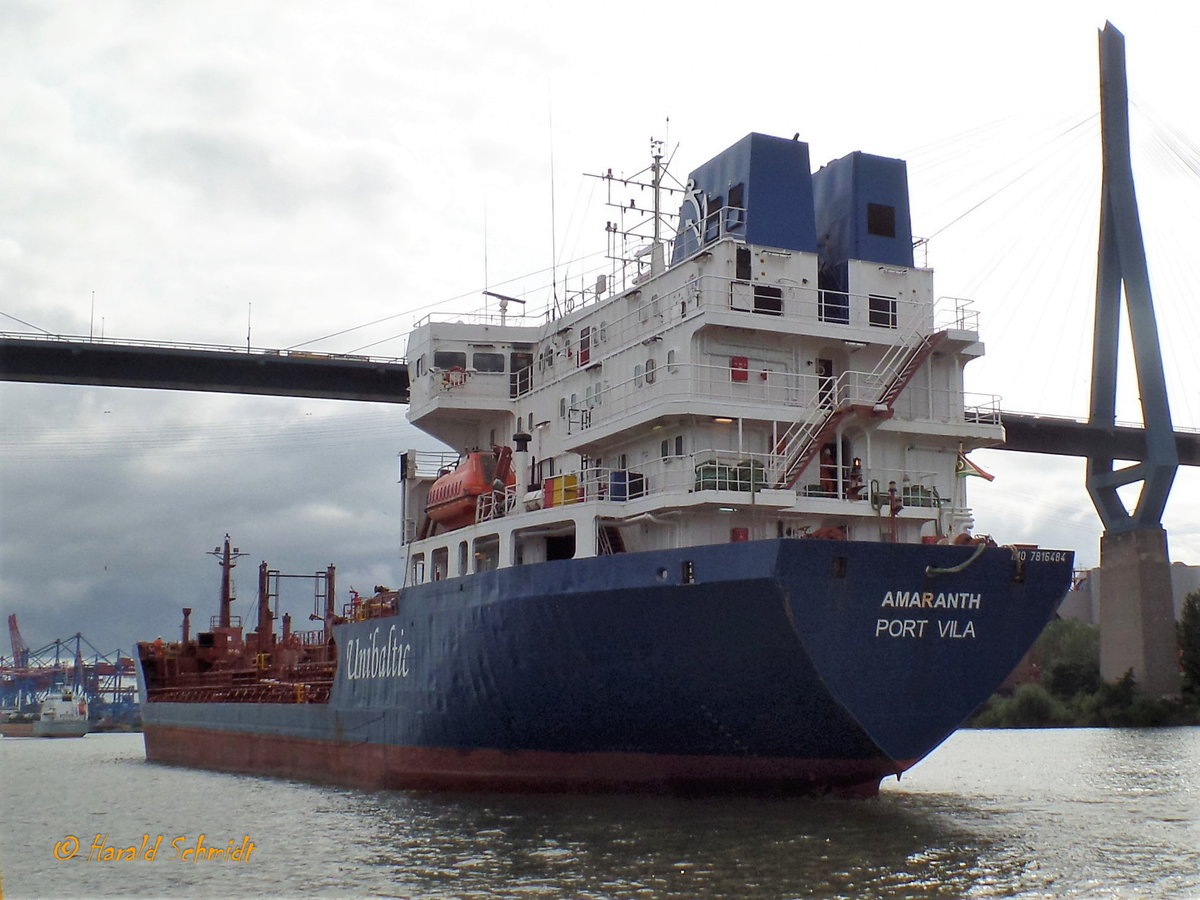 AMARANTH (IMO 7816484) am 21.8.2017, Hamburg, Köhlbrand /
Ex-Namen: CT SUN (bis 09.2006) >COPPELIA (bis 12.1992)
Chemie- und Produktentanker / BRZ 4.382 / Lüa 118,36 m, B 15,53 m, Tg 6,58 m / 1 Diesel, MaK 6 M 551 AK, 2.939 kW (3.997 PS) 13,5 kn / gebaut 1980 bei Kalmar Fartygsreparationer AB, Kalmar, Schweden / Flagge: Vanuatu, Heimathafen: Port Vila /  Eigner+Manager: Unibaltic, Stettin, Polen /
