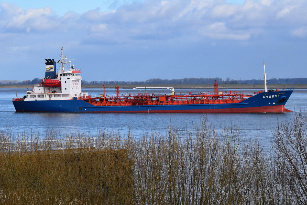 AMBER 1 , Tanker , IMO  9174713 , Baujahr 1997 , 99.89 × 15.4m , 14.03.2018 Grünendeich