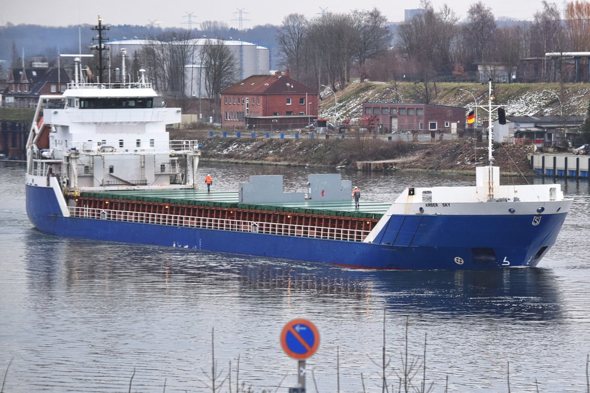 AMBER SKY , General Cargo , IMO 9312688 , Baujahr 2005 , 106 × 14.4m , 240 TEU , NOK Höhe Schleuse Kiel-Holtenau 17.02.2018