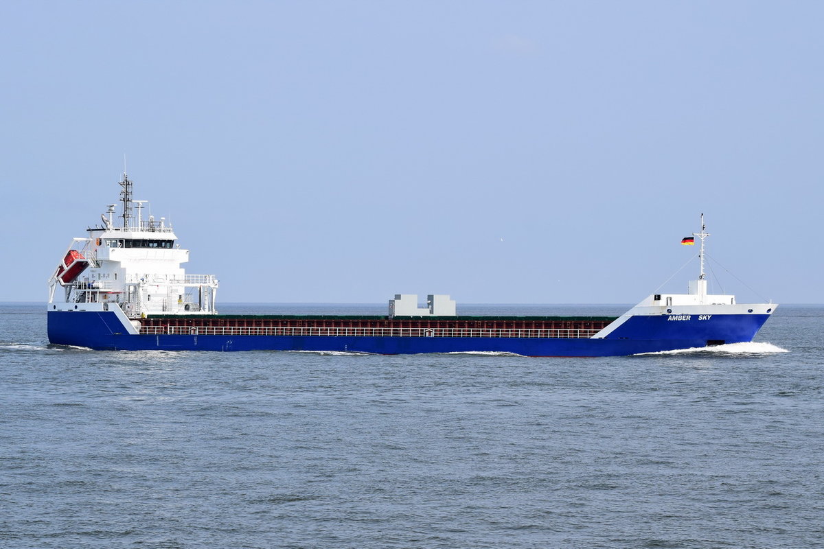 AMBER SKY , General Cargo , IMO 9312688 , Baujahr 2005 , 106.1m × 14.4m , bei der Alten Liebe Cuxhaven am 03.09.2018