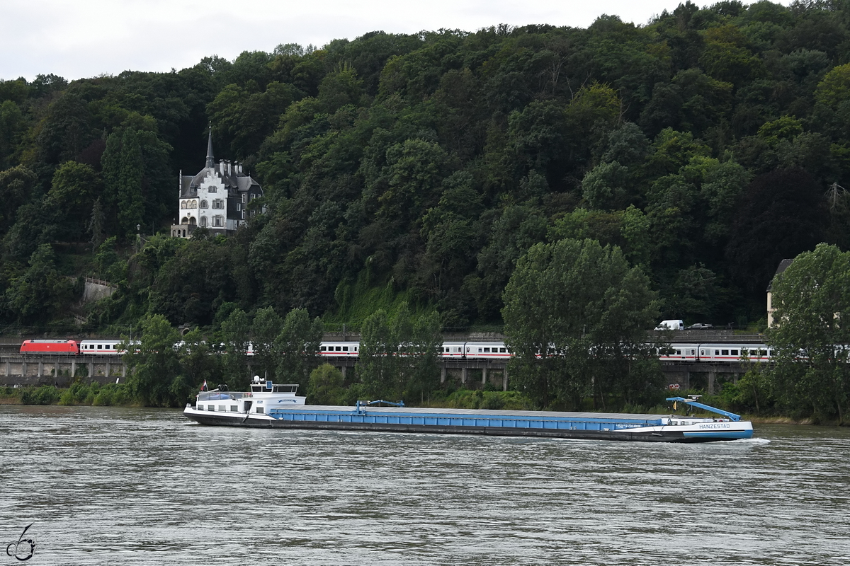 Anfang August 2021 war das Gütermotorschiff HANZESTAD (ENI: 02324806) auf dem Rhein bei Remagen zu sehen.