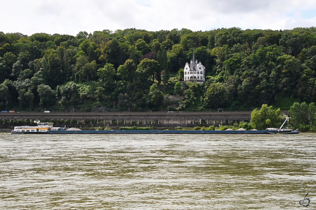 Anfang August 2021 war das Gütermotorschiff ALLEGRO (ENI: 02322618) auf dem Rhein bei Remagen zu sehen.
