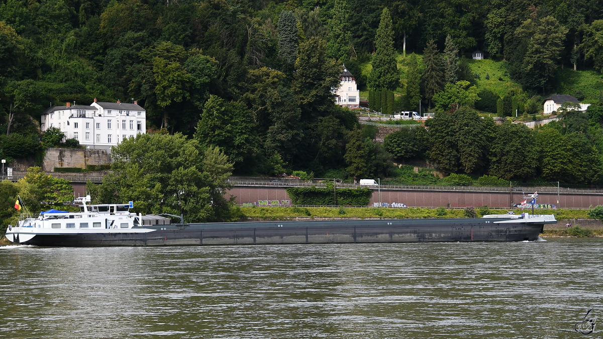 Anfang August 2021 war das Gütermotorschiff VITA DURA (ENI: 06003286) auf dem Rhein bei Remagen zu sehen.