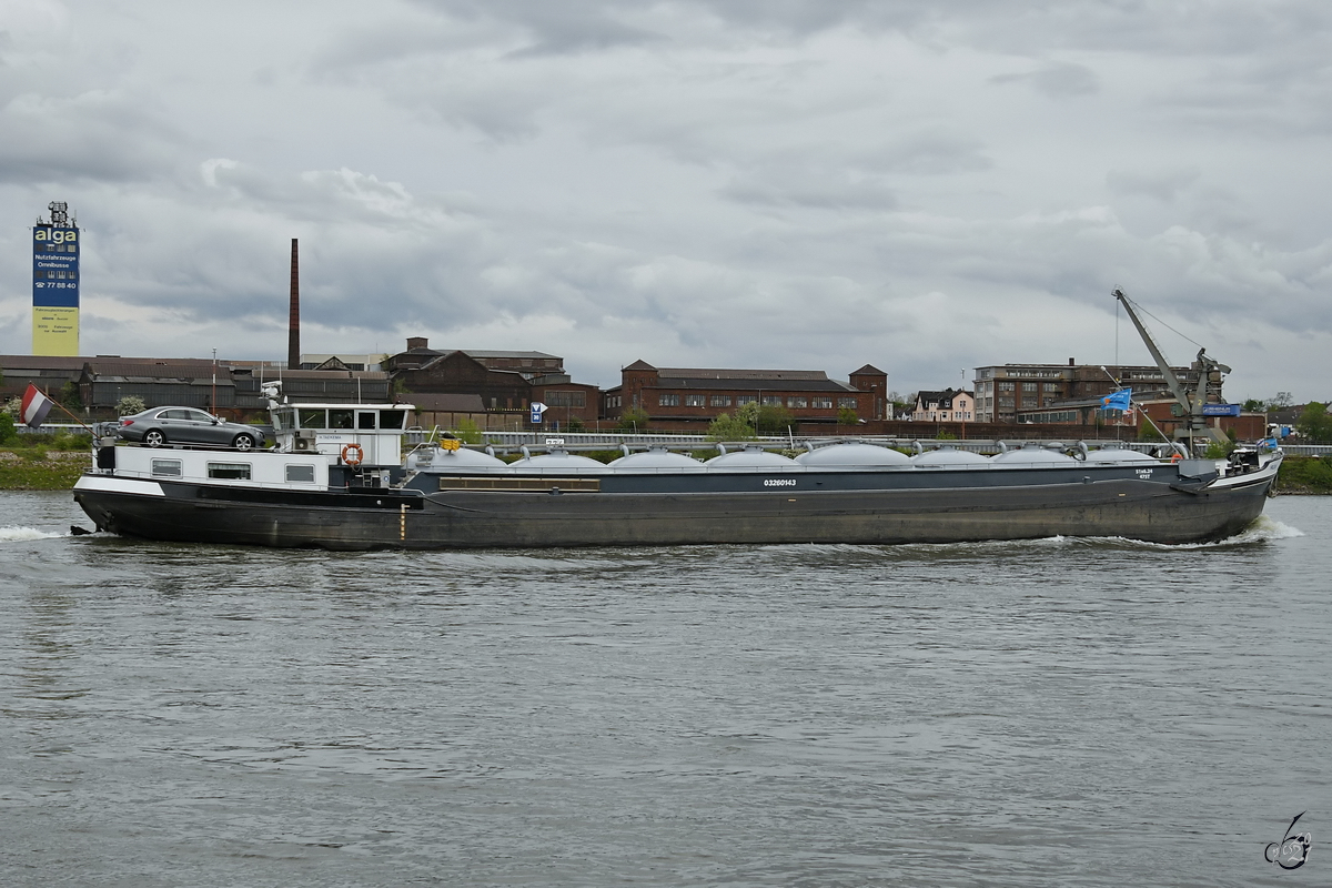 Anfang Mai 2021 war auf dem Rhein bei Duisburg der Pulvertanker HILDA (ENI: 03260143) zu sehen.