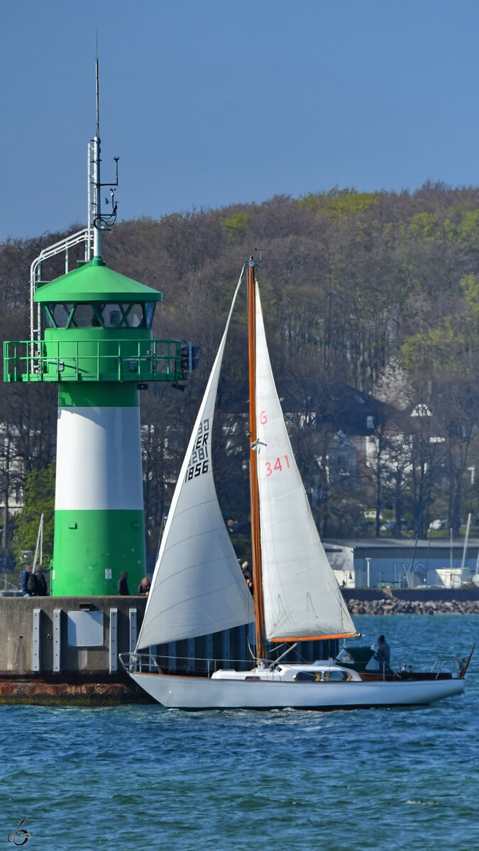 Anfang Mai 2023 kehrte dieses Segelboot nach Travemünde zurück.