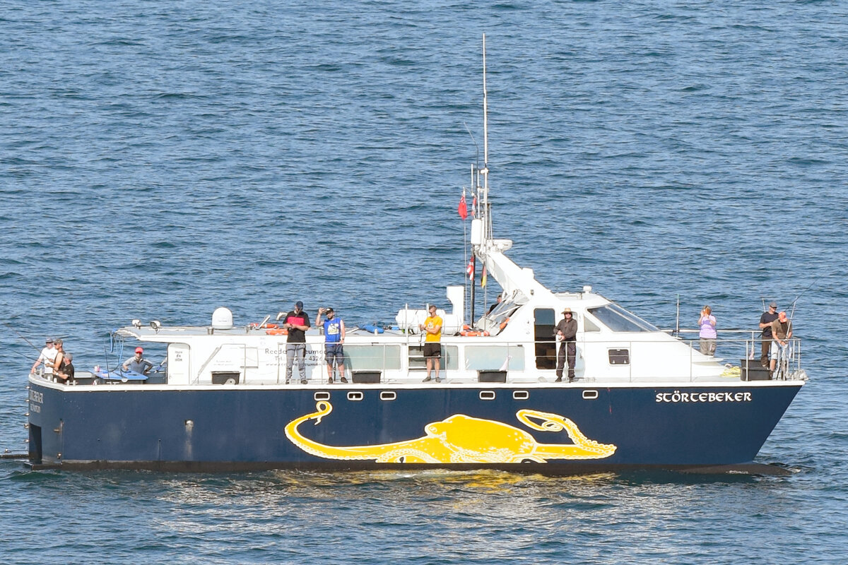 Angelkatamaran STÖRTEBEKER am 17.07.2021 in der Ostsee. Baujahr 1999, Länge 18 Meter