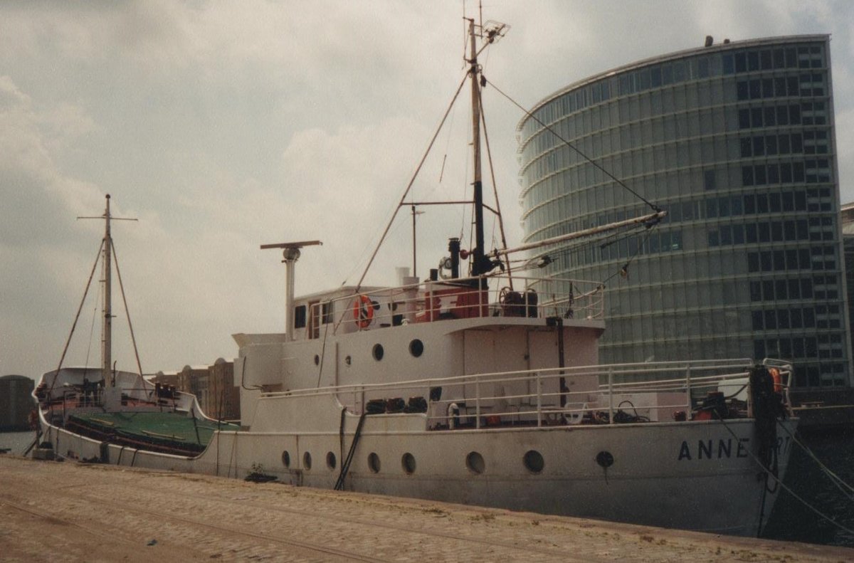 ANNE BIRTHE aus Marstal -IMO 5389396 -1951 bei Sander in Delfzijl gebaut als SANDETTIE - danach als WIKING aus Rendsburg- 299 BRT. 436 To. 200 PS - Im August 2000 in Kopenhagen
