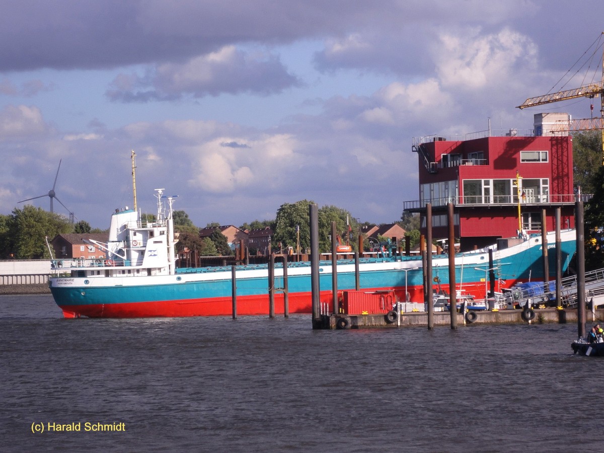 ANNEMARIE (IMO 6713283) am 1.6.2012, Hamburg, Khlfleet, an der Werft von „von Clln“, HH- Finkenwerder /
Ex Beta (10.1997 -  09.2009), Betty (01.1985 - 10.1997), Rolf (05.1967 - 01.1985) / / das Schiff wurde am 25.6.2013 in Bremen zwangsversteigert und fhrt heute als MIA B - siehe ID 33398 /
Kstenmotorschiff, Sietas-Typ 33e / GT 1064,  50 TEU  / La 68,42 m, B 10,5 m, Tg 3,97 m / 1 MaK-Diesel, 809 kW (1100 PS), 12,5 kn / 1967 bei J.J. Sietas Schiffswerft,  Hamburg-Cranz / Heimathafen: Portsmouth /

