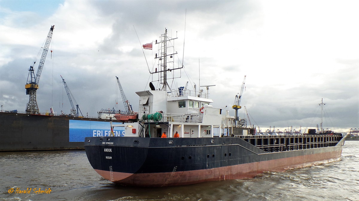 ANOUK (IMO 9196266) am 23.4.2017, Hamburg, Elbe Höhe Blohm + Voss /
Ex-Namen: ARKLOW SKY, NL  (BIS 12.2012), BBS SKY, Bahamas (bis 03.2017) / 
Stückgutfrachter / BRZ 2.316 / Lüa 89,98 m, B 12,64 m, Tg 4,65 m / 1 Diesel, MaK 8M20, 1.375 kW (1.788 PS),11 kn / TEU 154 / gebaut 2000 bei Scheepswerf & Machinefabriek Barkmeijer Stroobos BV, NL /  Flagge: D, Heimathafen: Husum  / 
