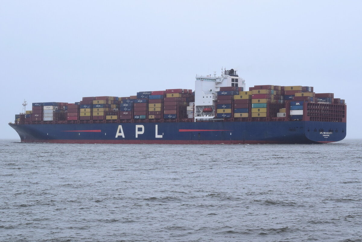 APL MEXICO CITY , Containerschiff , IMO 9632210 , 328.2 x 45.2 m , 9200 TEU , 08.11.2021, Alte Liebe Cuxhaven
