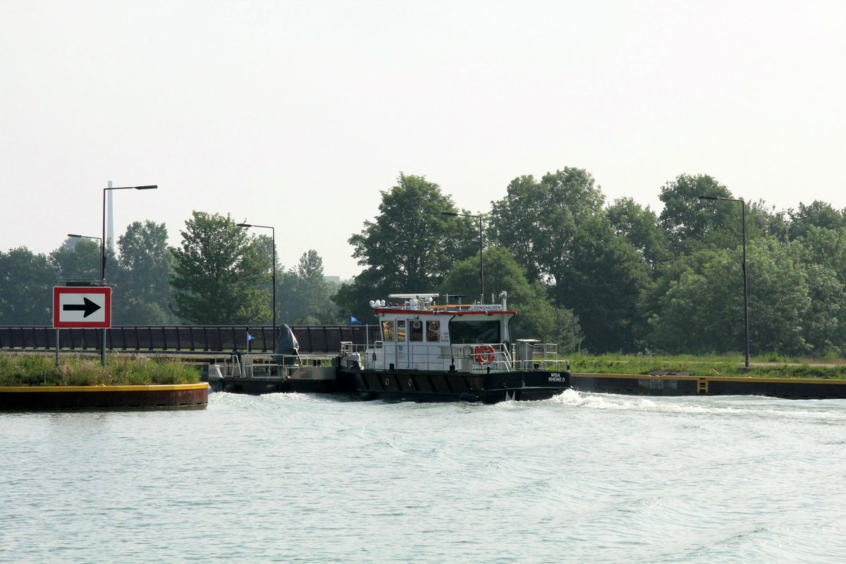 Arbeitsboot Lüdinghausen (05041830) am 14.05.2018 beim Überqueren der Lippe-Überführung im Dortmund-Ems-Kanal ,  Südliches Fahrwasser . 