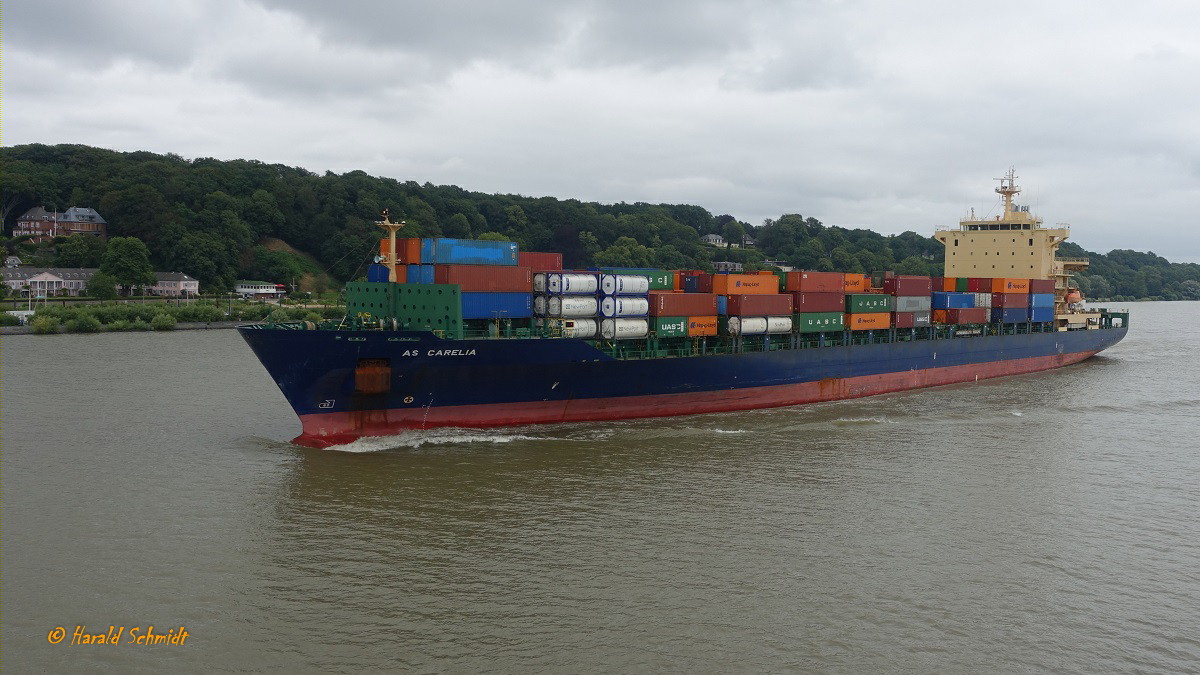 AS CARELIA (IMO 9309409) am 14.7.2019, Hamburg auslaufend, auf der Unterelbe Höhe Blankenese /
Ex-Namen: CARELIA (bis 07.2006), CMA CGM TULIP (07.2006 >07.2011) / 
 
Containerschiff / BRZ/GT 28.592 / Lüa 222,14 m, B 30,07 m, Tg 12,0 m / 1 Diesel, 1x Hyundai / MAN B & W 7K80MC-C , 25.270 kW (34.357 PS), 22,3 kn / 2.824 TEU, davon 556 Reefer / gebaut 2006 bei Hyundai, Ulsan, Südkorea / Eigner und Manager: Ahrenkiel Shipmanagement, Hamburg / Flagge: Portugal / 
