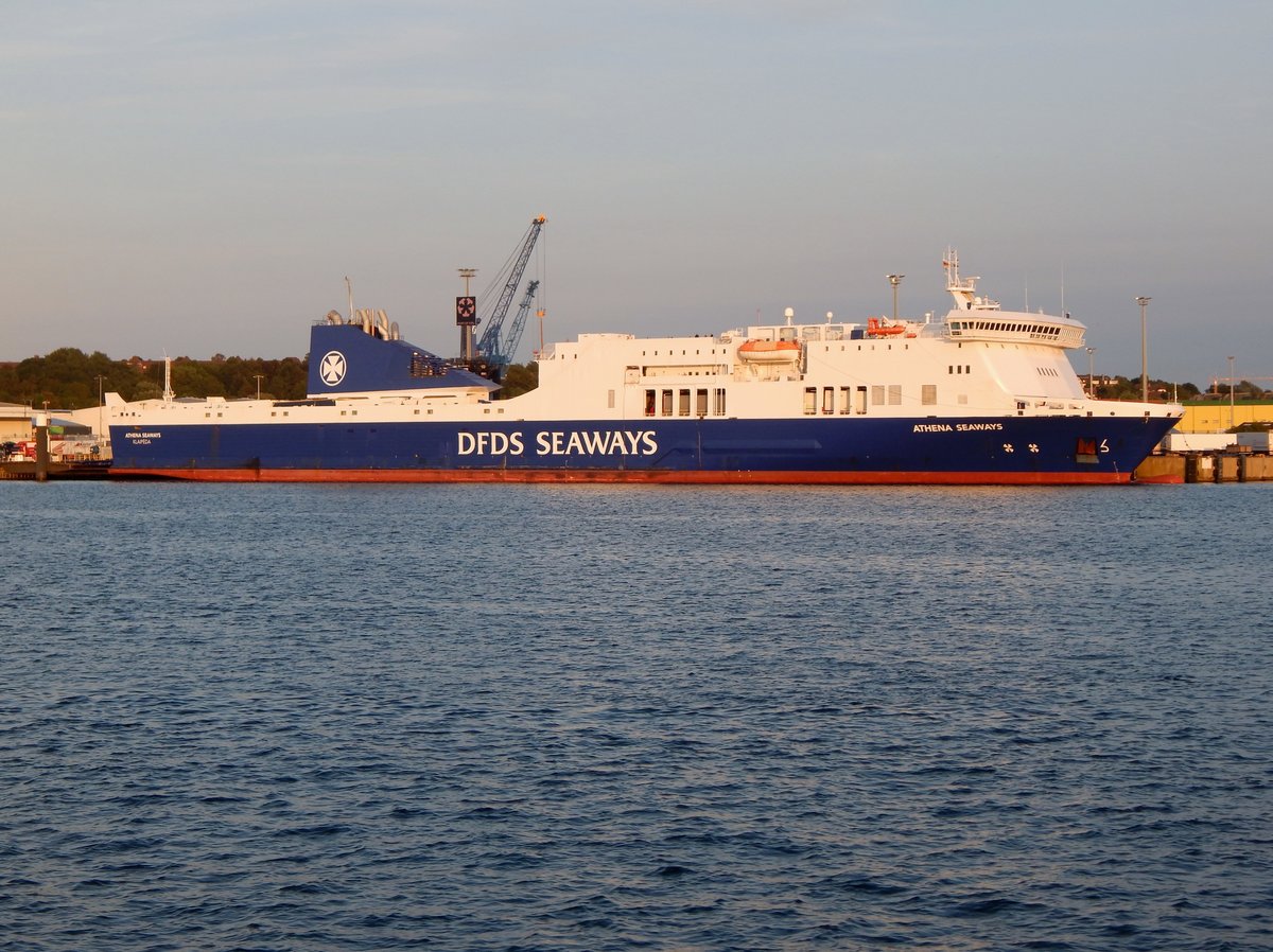 ATHENA SEAWAYS in Kiel am 27.8.16