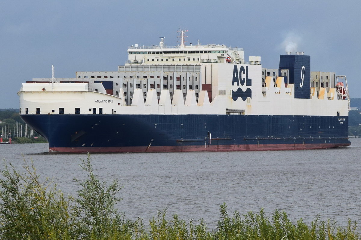 ATLANTIC STAR , Ro-Ro/Container Carrier , IMO 9670573 , Baujahr 2015 , 296 × 37.6m ,3800 TEU , Grünendeich 06.09.2017