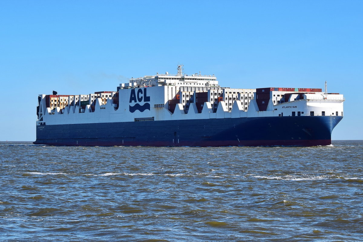 ATLANTIC SUN , RO-RO/Cargo , IMO 9670614 , Baujahr 2017 , 296 x 37.6 m , 3817 TEU , 01.06.2020 , Cuxhaven