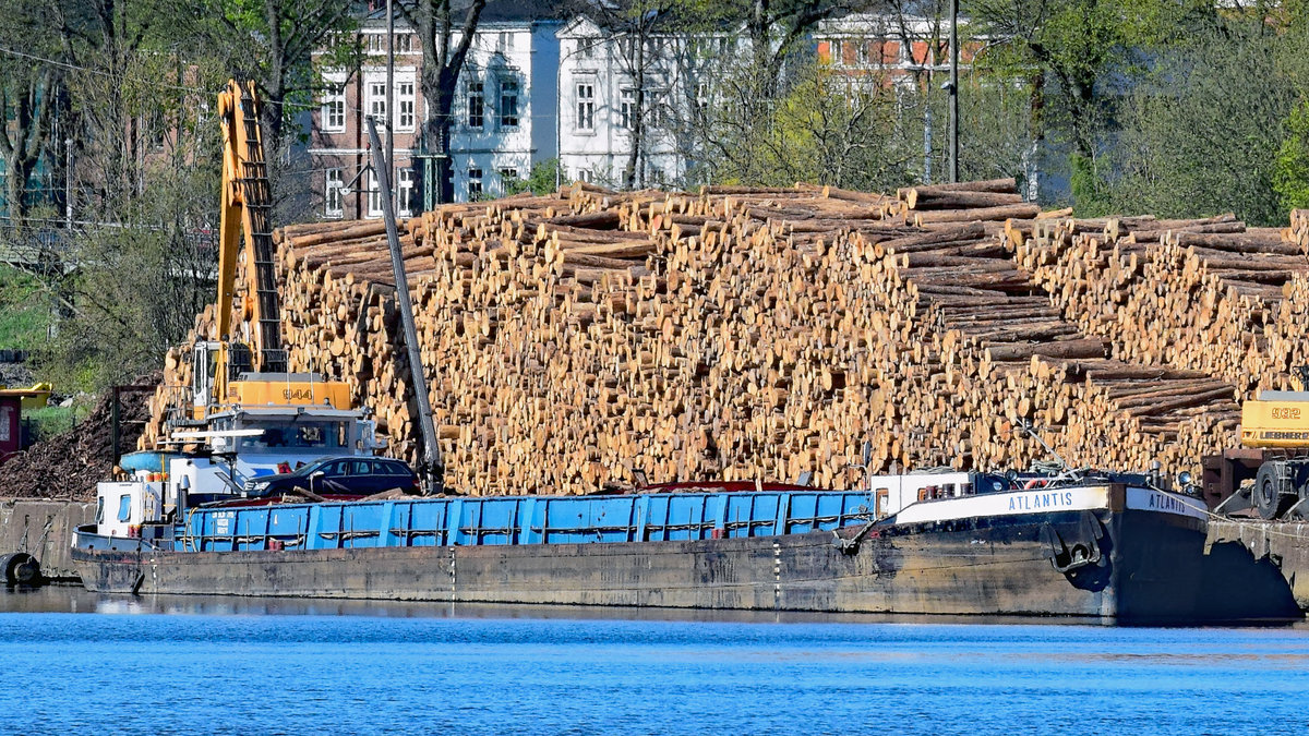 ATLANTIS (Europanummer: 04002240) am 23.04.2020 am Roddenkoppelkai im Wallhafen Lübeck