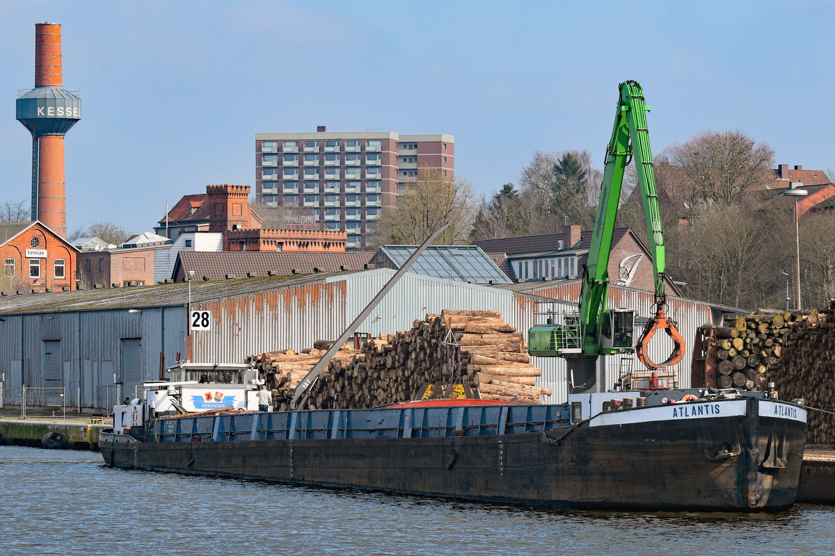 ATLANTIS liegt am 07.03.2020 beim Konstinkai in Lübeck