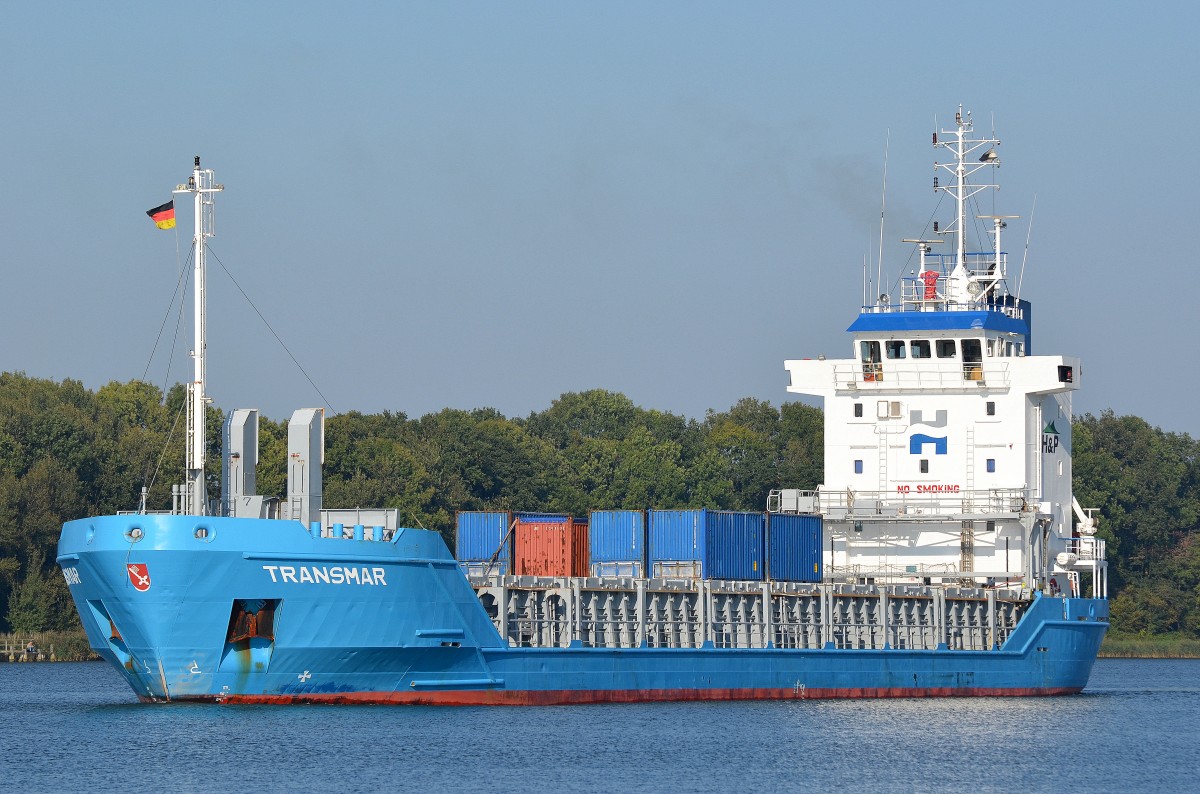 Auch mal wieder erwischt die Transmar IMO-Nummer:9167332 Flagge:Zypern ex Gibraltar Länge:90.0m Breite:14.0m Baujahr:1998 Bauwerft:Bodewes Shipyard,Hoogezand Niederlande am 04.10.14 bei Rade im Nord-Ostsee-Kanal.