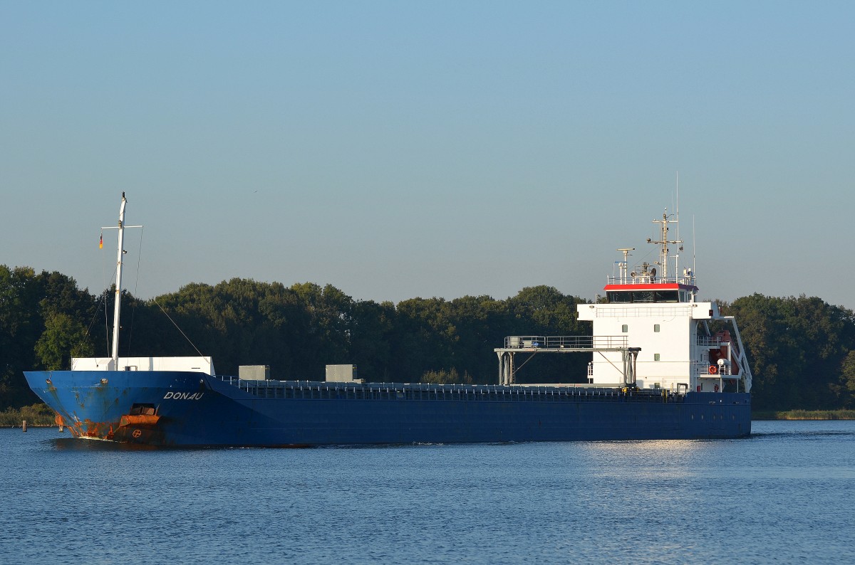 Auch schon mal erwischt die Donau IMO-Nummer:9268851 Flagge:Antigua und Barbuda Länge:112.0m Breite:13.0m Baujahr:2005 Bauwerft:Peters Shipyard,Kampen Niederlande hier am 04.10.14 im Nord-Ostsee-Kanal bei Rade.  