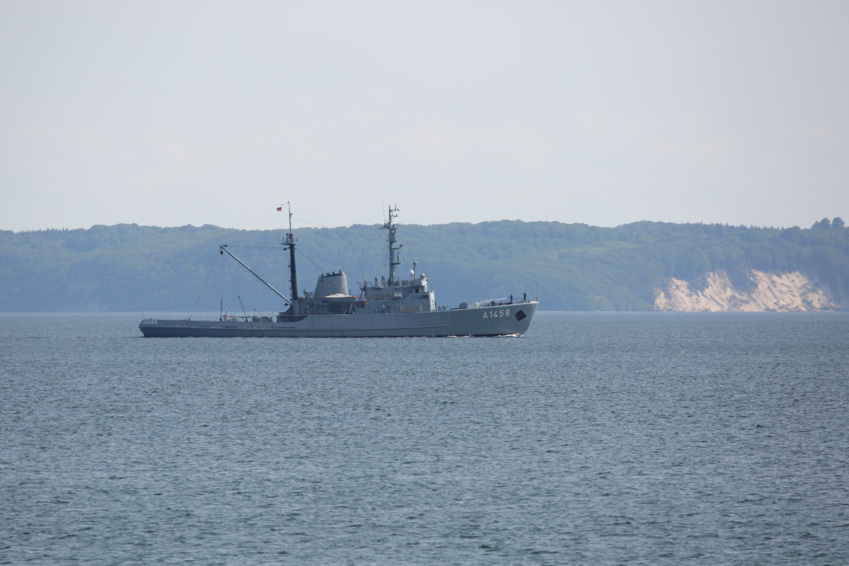 Auf dem Bergungsschlepper A 1458 FEHMARN ist offenbar „klar Schiff“ angesagt. - 23.05.2019
