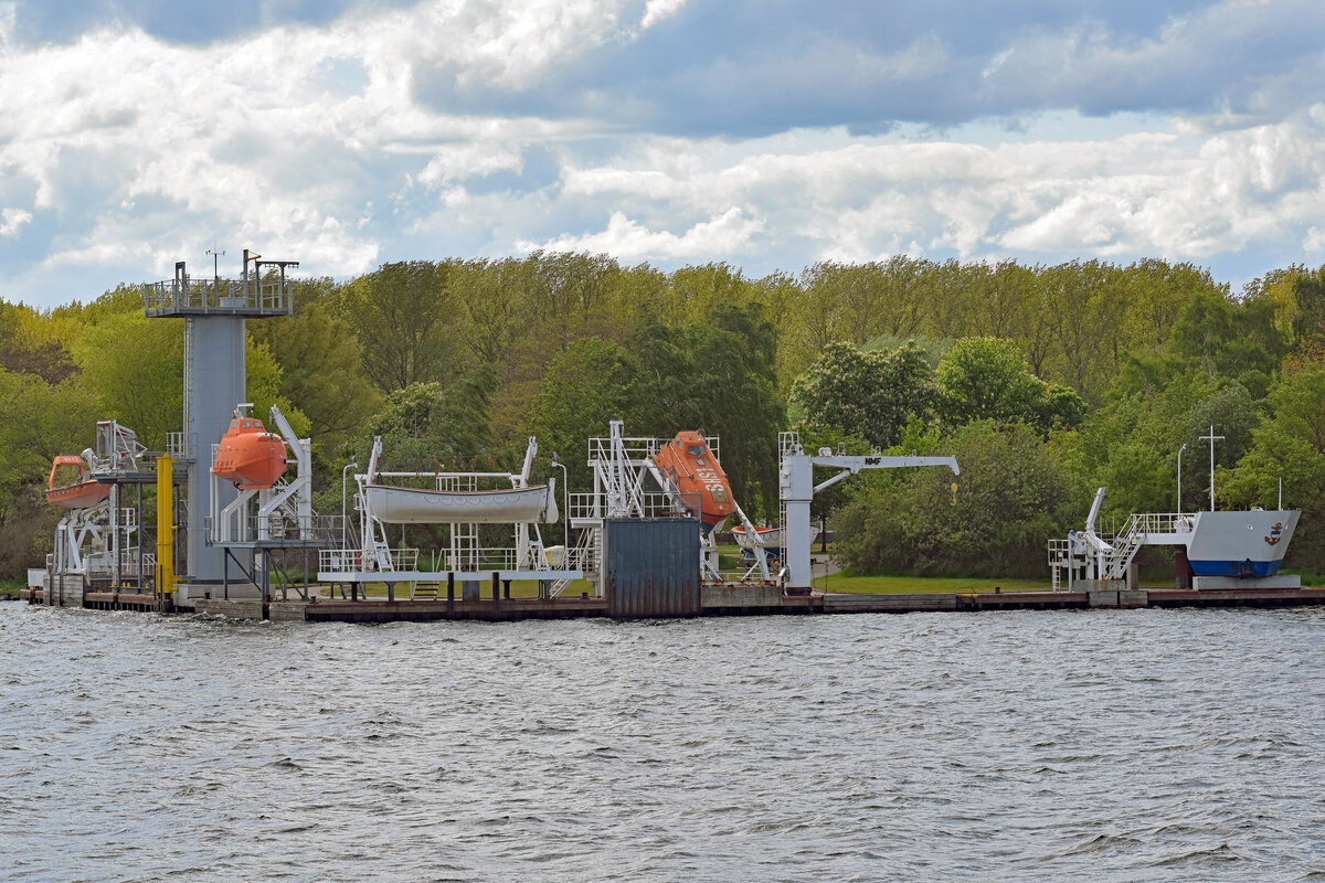 Ausbildungsanlagen der Schleswig-Holsteinischen Seemannsschule in Lübeck-Travemünde bzw. auf dem Priwall. Aufnahme vom 24.5.2021