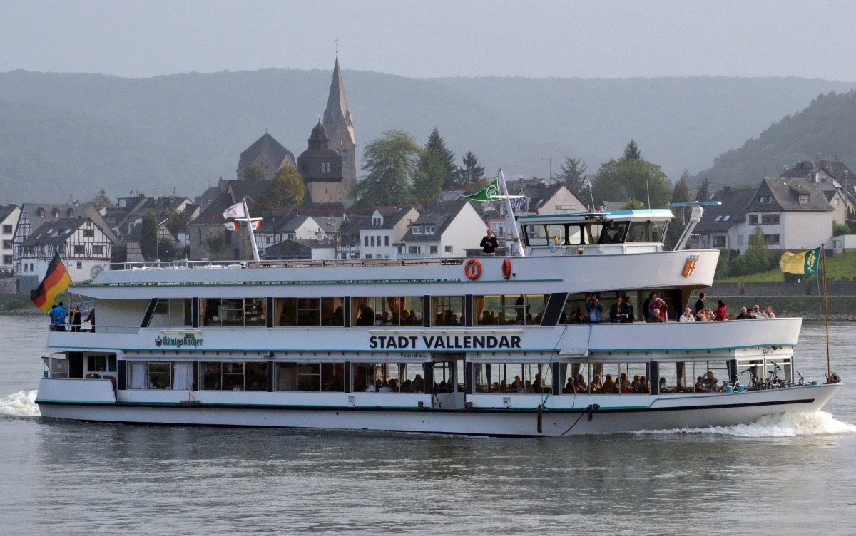 Ausflugsschiff MS Stadt Vallendar  bei Braubach  auf dem Rhein am 26.09.2013.